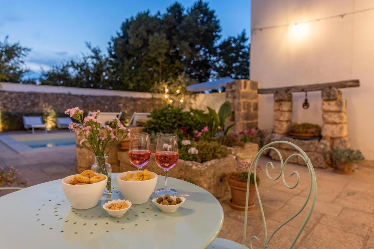 Courtyard With Pool Racale Exterior foto