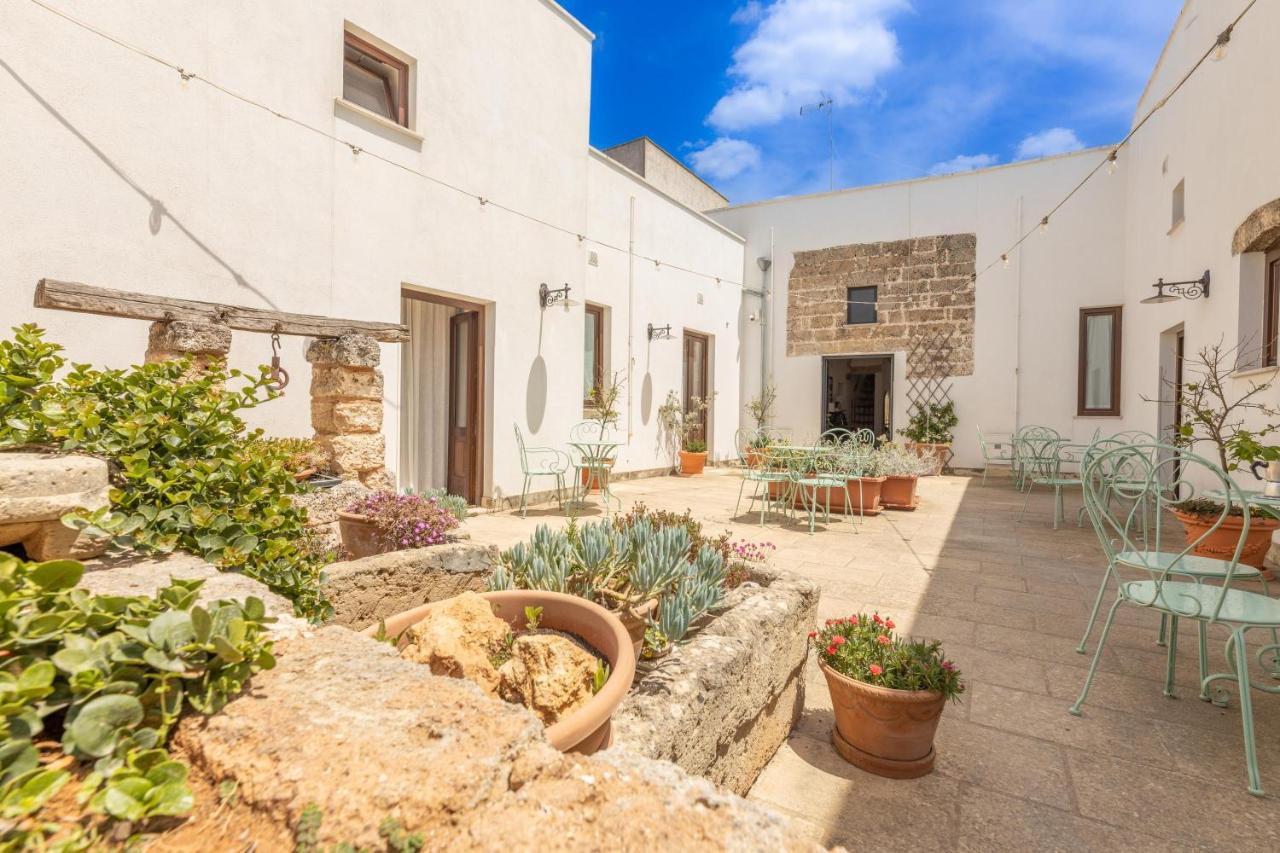 Courtyard With Pool Racale Exterior foto