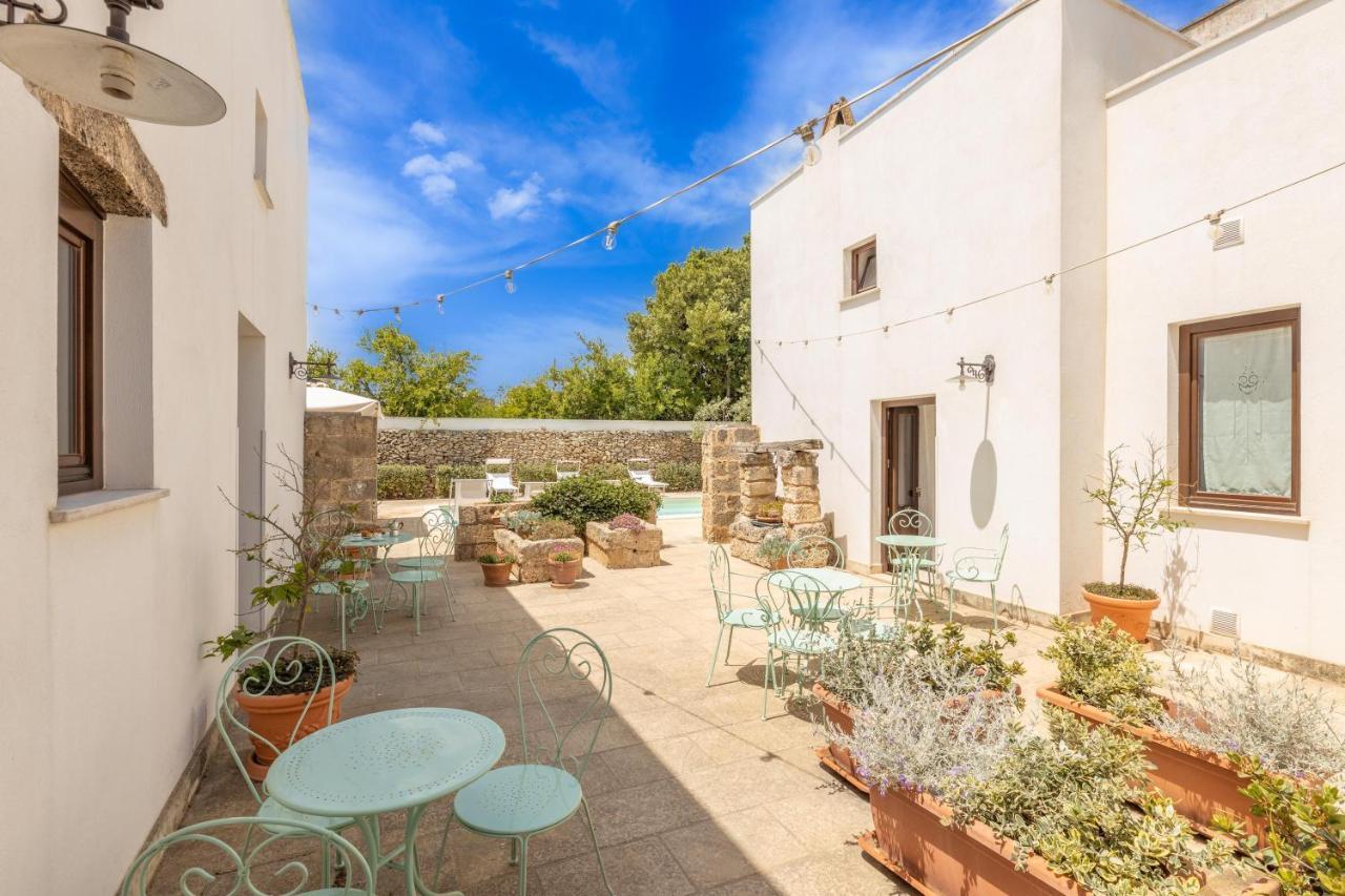 Courtyard With Pool Racale Exterior foto